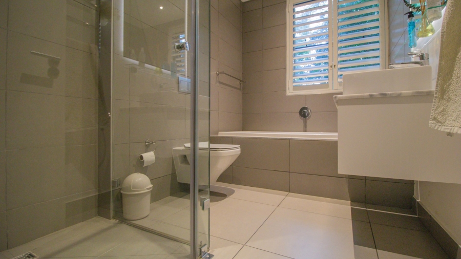 To Let 2 Bedroom Property for Rent in Fresnaye Western Cape